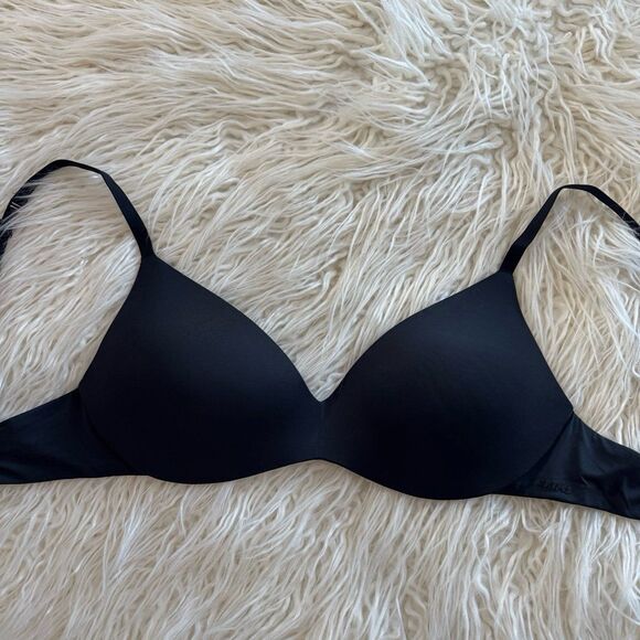 Skims Wireless Form Push Up Plunge Bra Onyx Size 32D - Picture 3 of 6